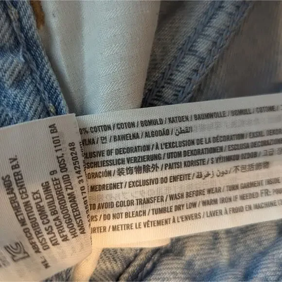 Hollister Light Wash Distressed Denim High Rise Mini Skirt Size 26 - Picture 8 of 8